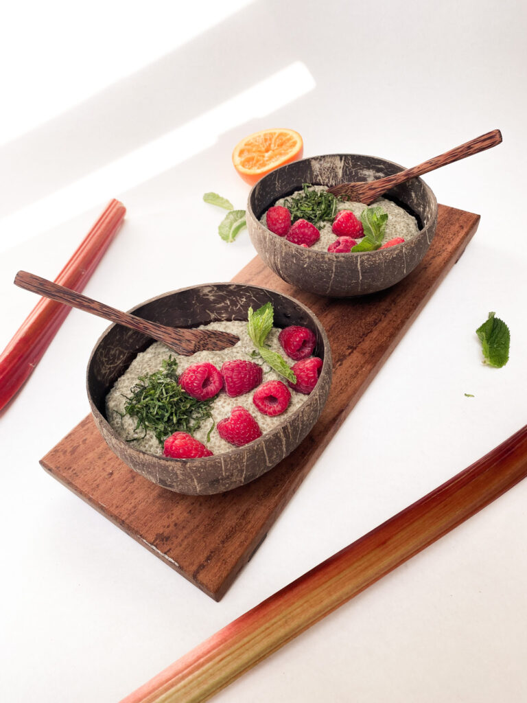Warme pudding van rabarber en chiazaad
